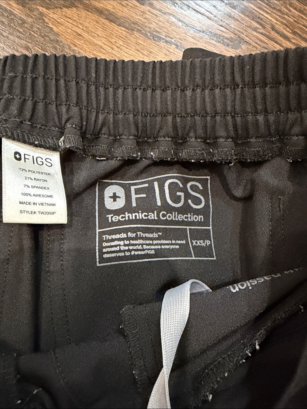 Figs scrub set highrise skinny and shirt black bundle - Picture 6 of 9